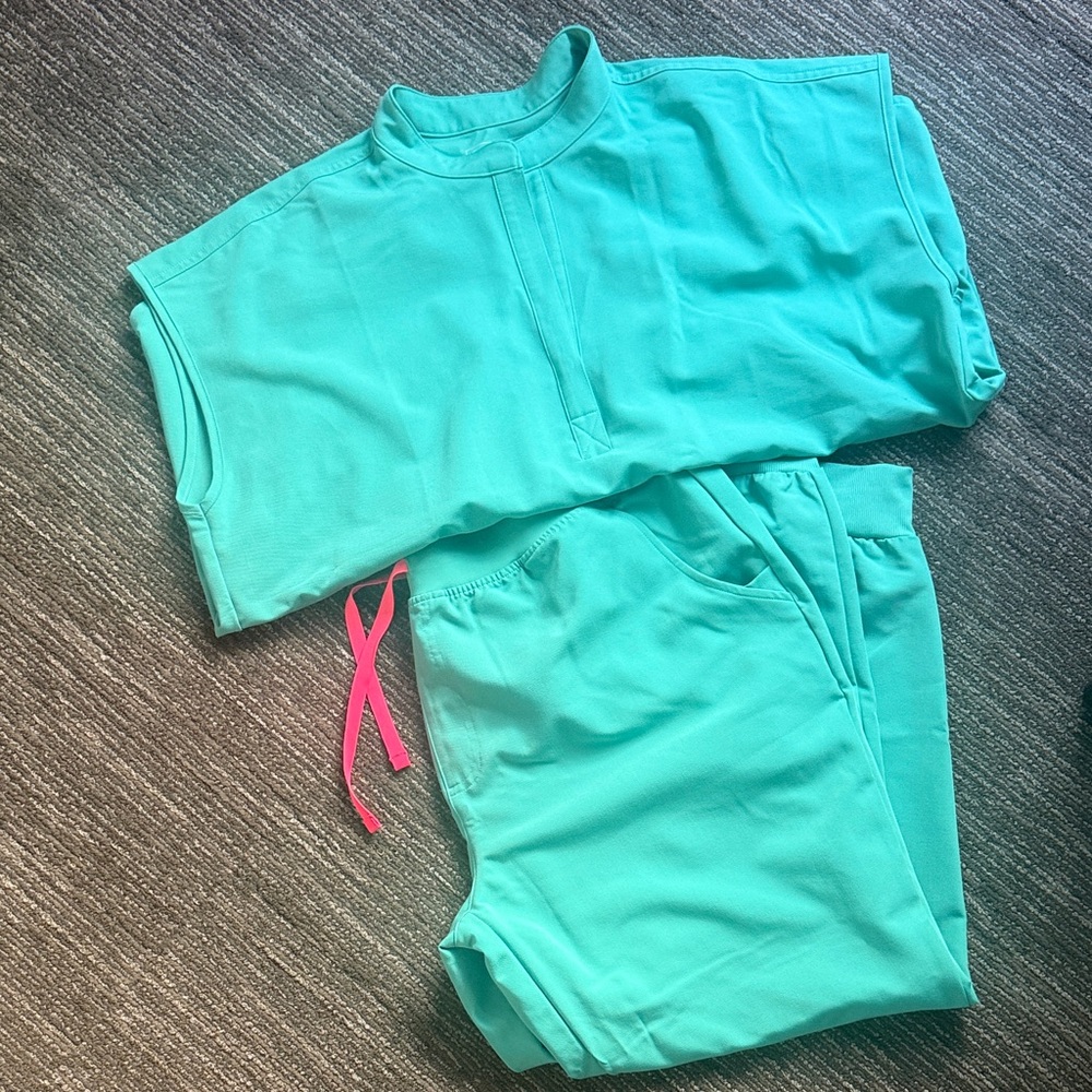 Figs Teal Scrub Set with Pink Drawstring